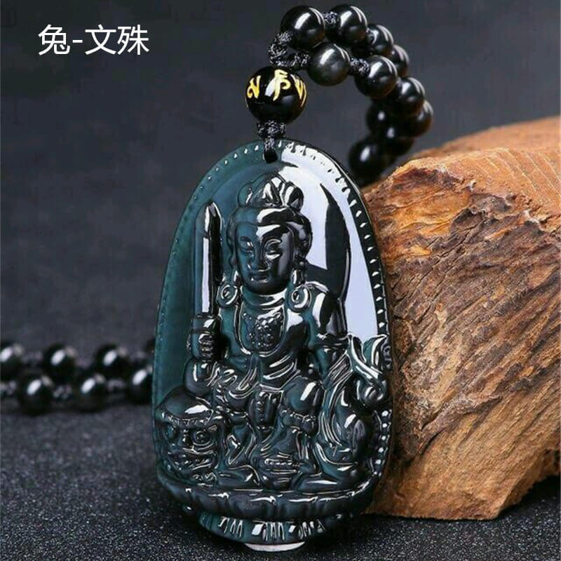 强光照射下的黑曜石本命佛