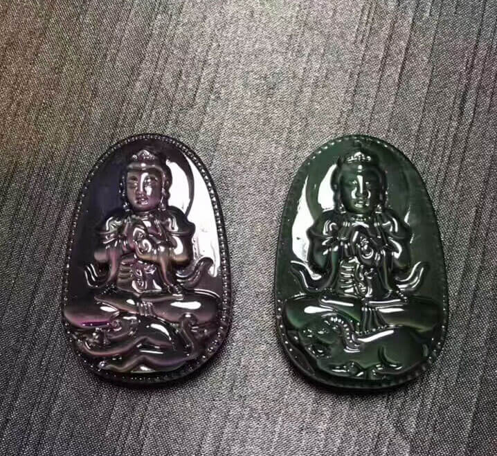 强光照射下的黑曜石本命佛