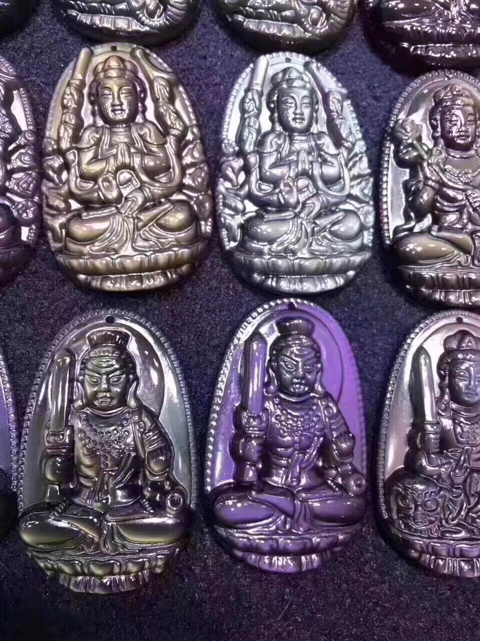强光照射下的黑曜石本命佛