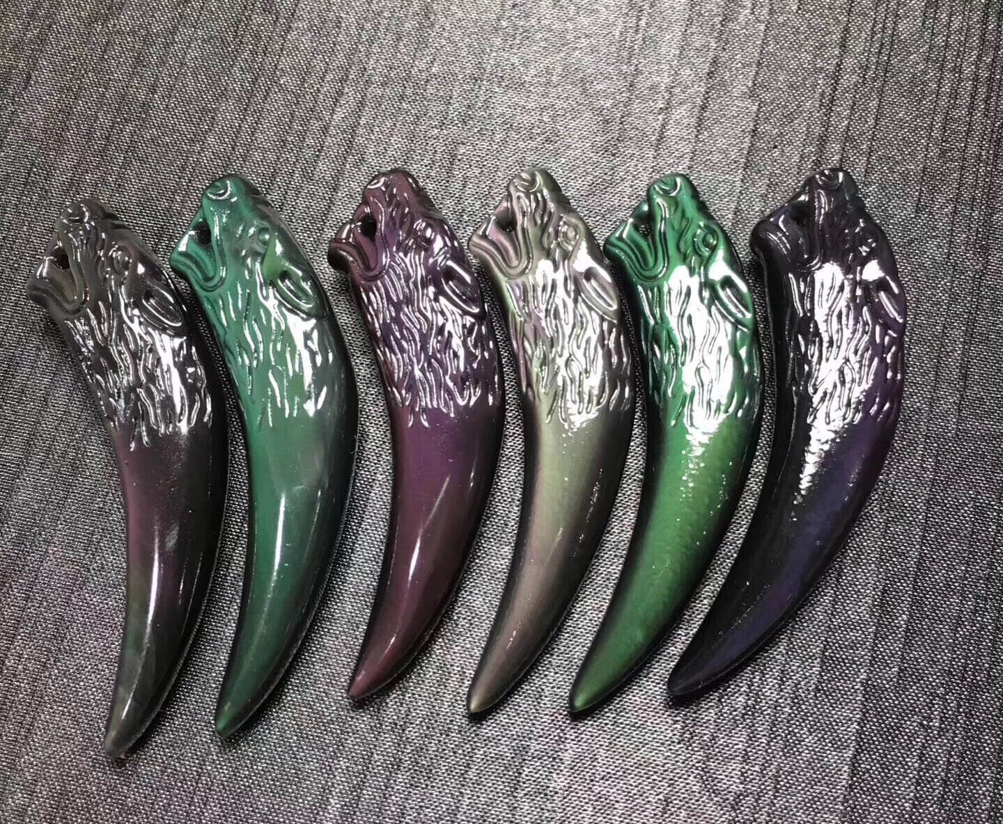 强光照射下的黑曜石狼牙