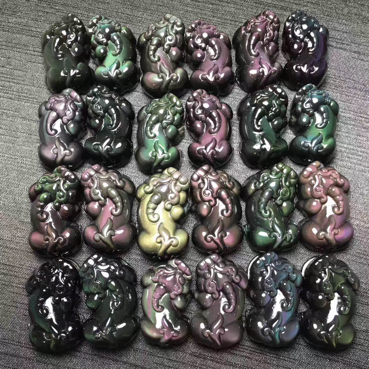 强光照射下的黑曜石貔貅