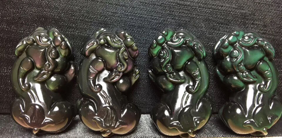 强光照射下的黑曜石貔貅