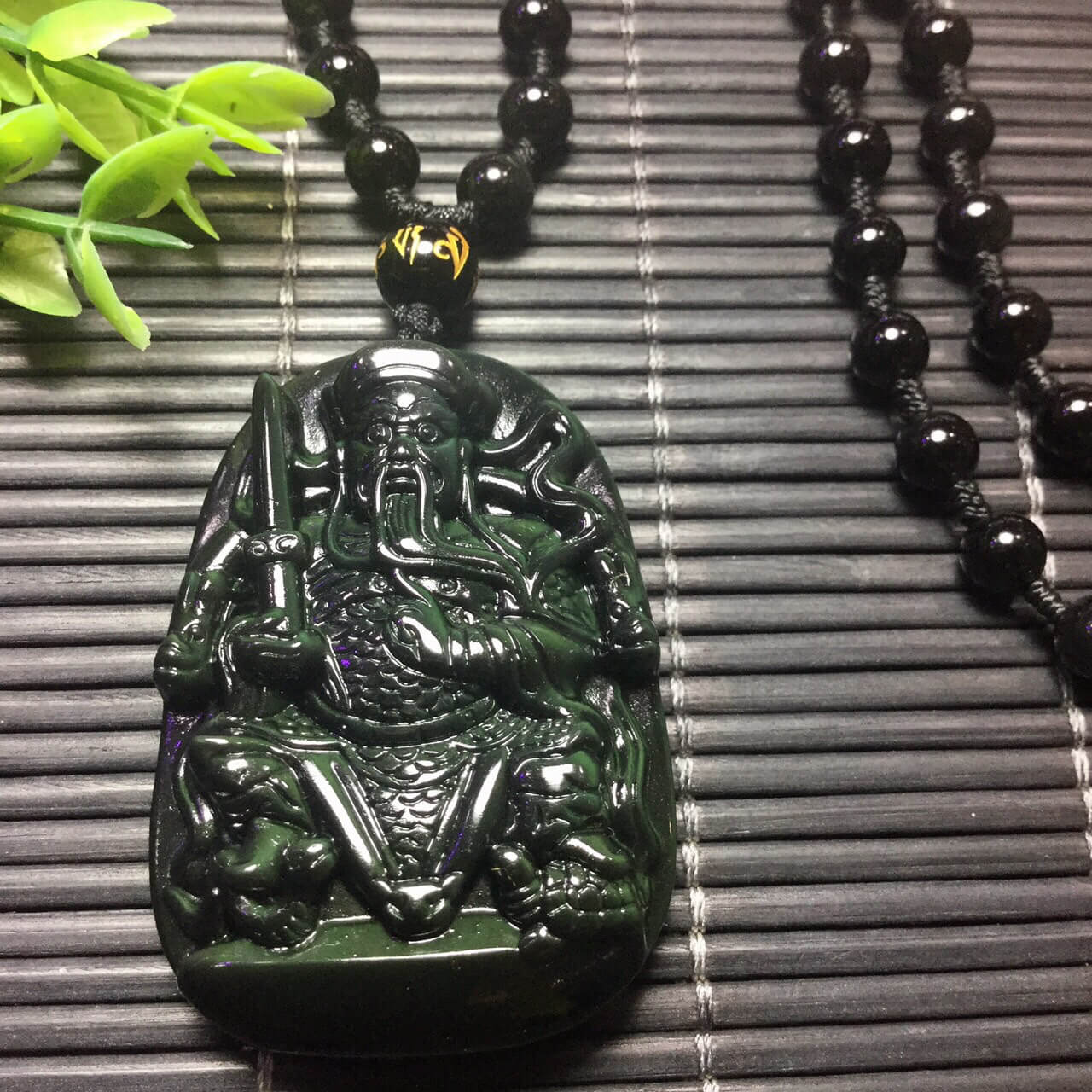 强光照射下的黑曜石玄武大帝