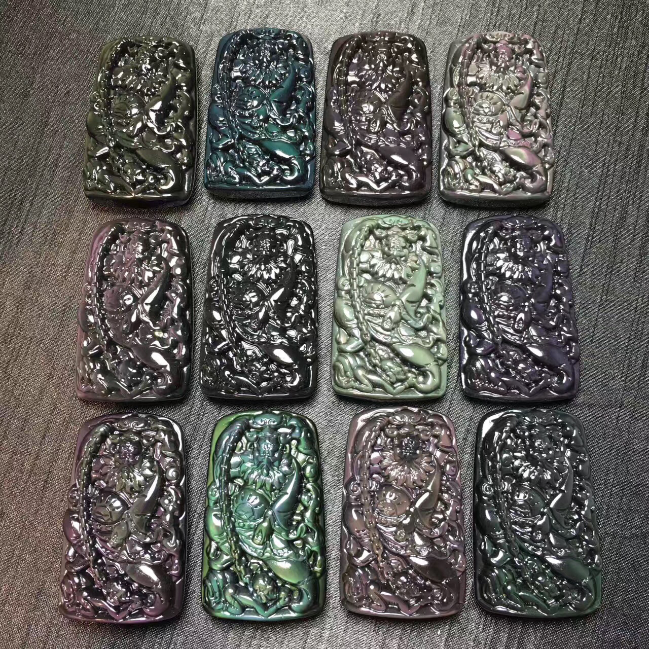 强光照射下的黑曜石钟馗