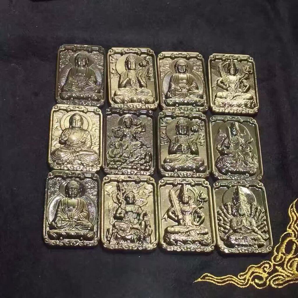 强光照射下的金曜石本命佛