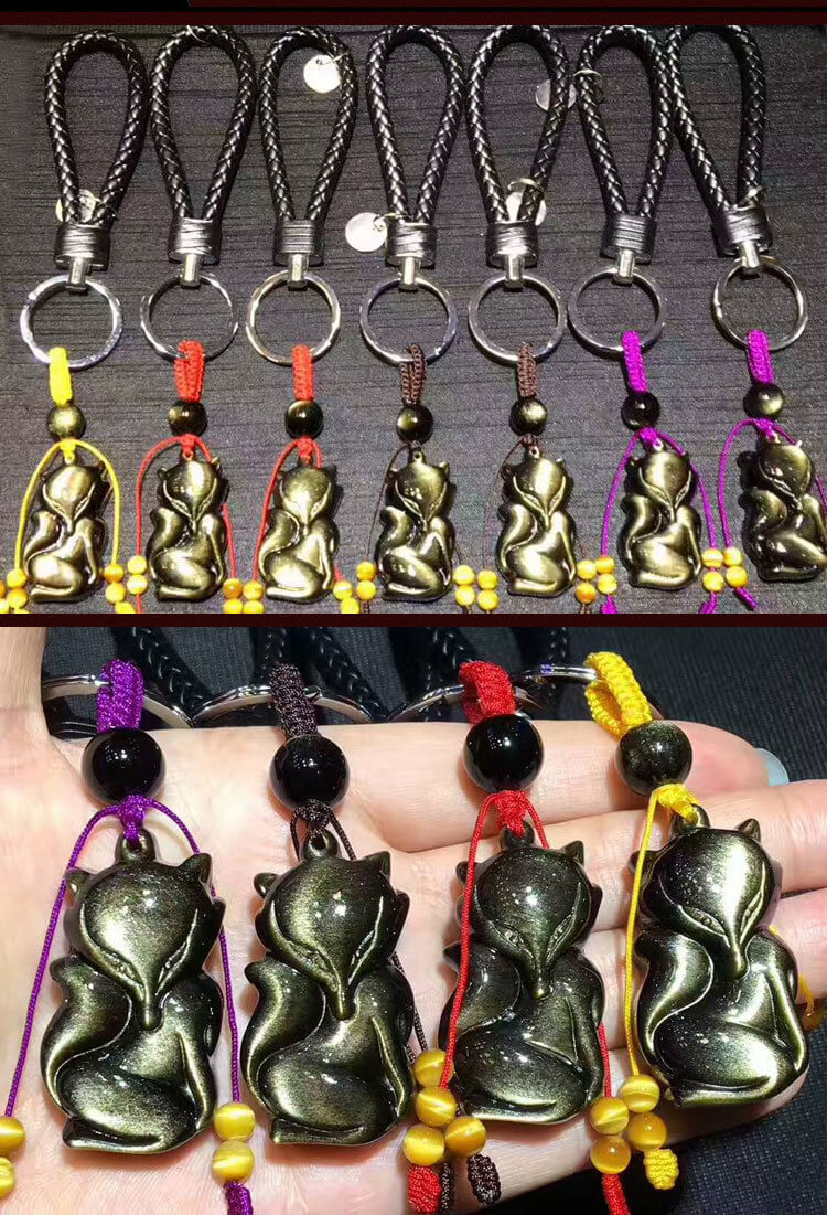 强光照射下的金曜石狐狸