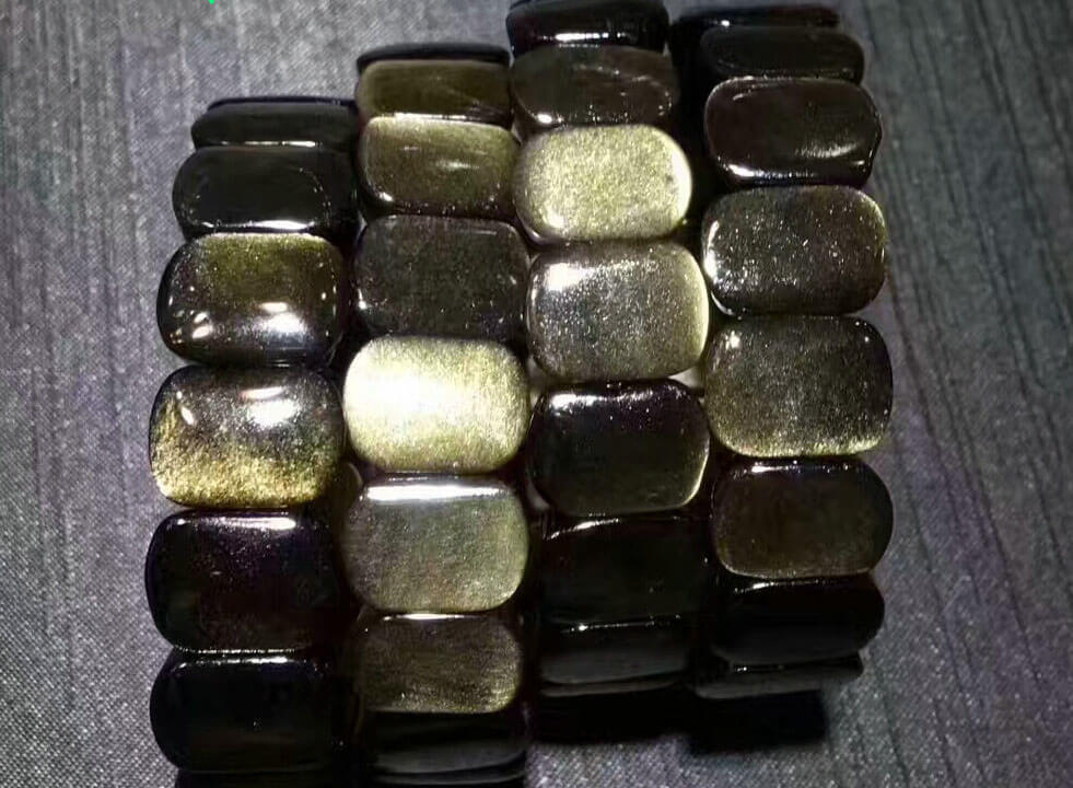 强光照射下的金曜石手镯